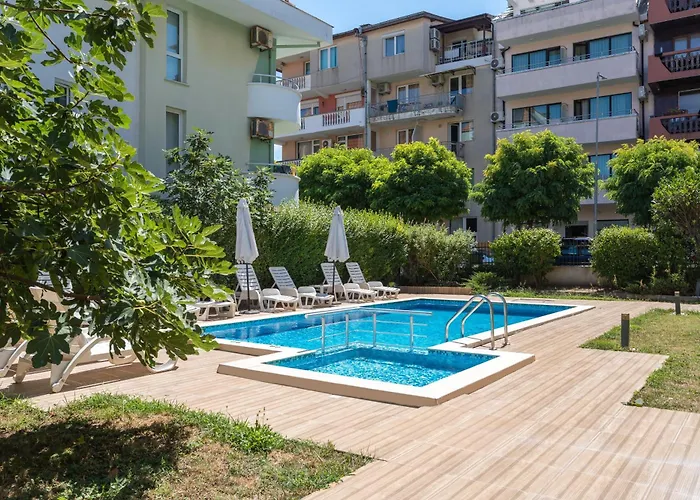 Milan 2* Приморско